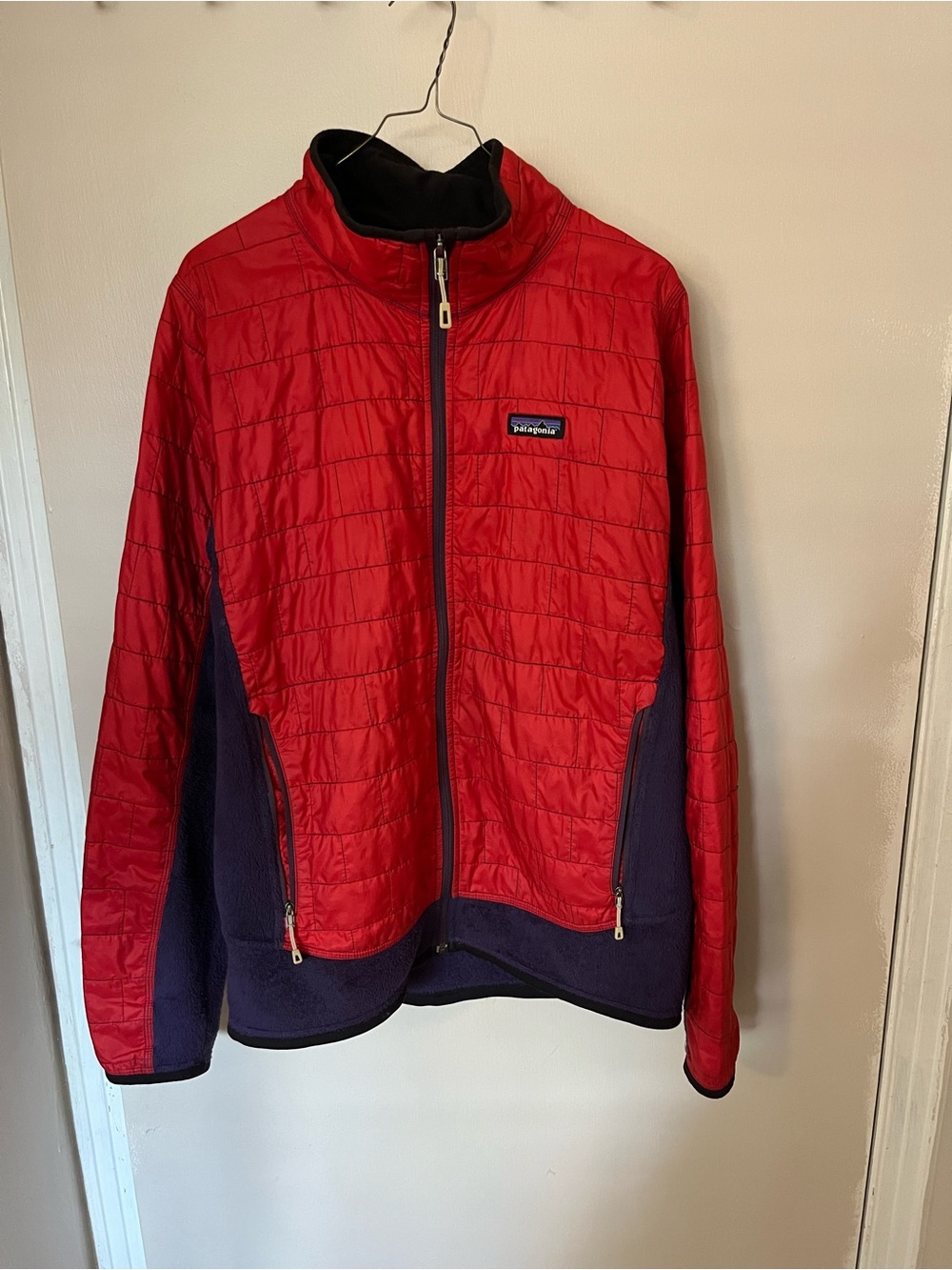 Patagonia Men’s Hybrid Nano-Puff Primaloft R2 Fleece Size Large Red and Purple